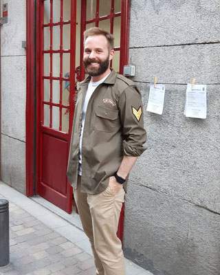Ramón con su camisa militar