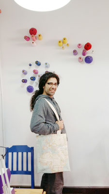 tote bag con su creador