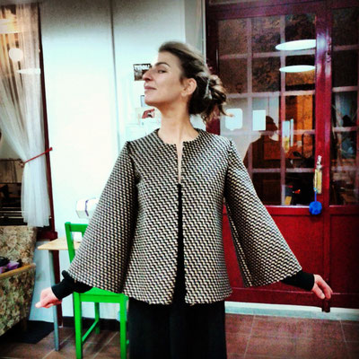 chaqueta manga campana