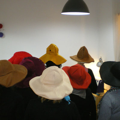 taller de sombreros "floppy hat"