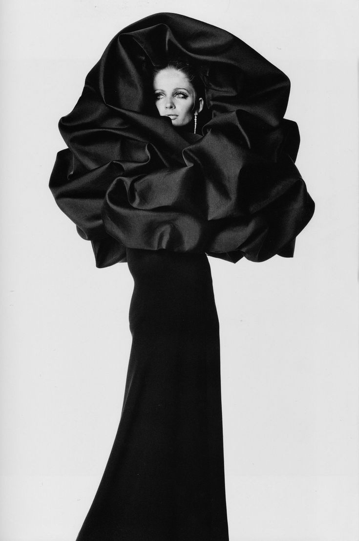 Capa de noche "Le Chou Noir", 1967